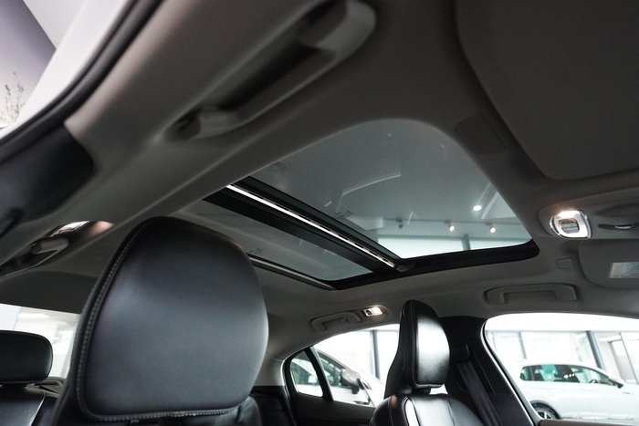 2022 Volvo S60 B5 Inscription