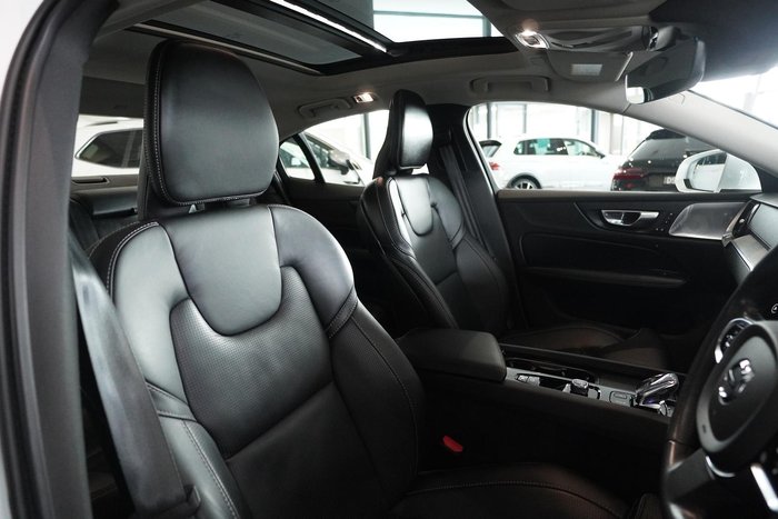2022 Volvo S60 B5 Inscription