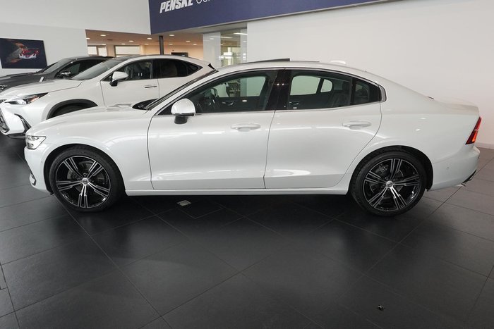 2022 Volvo S60 B5 Inscription
