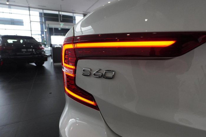 2022 Volvo S60 B5 Inscription