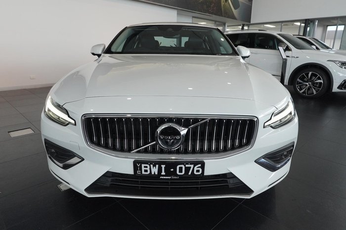 2022 Volvo S60 B5 Inscription