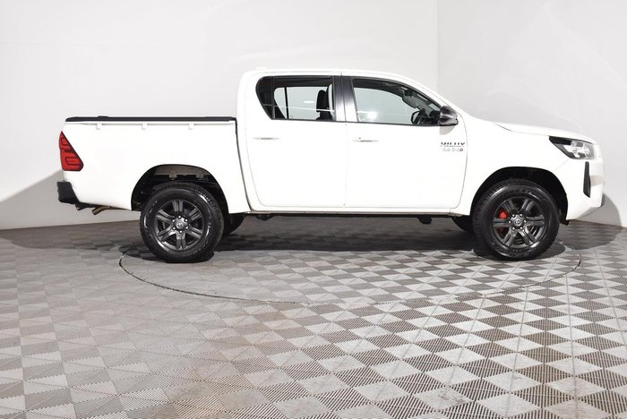 2025 Toyota Hilux SR 48V