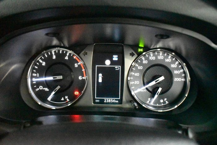 2025 Toyota Hilux SR 48V