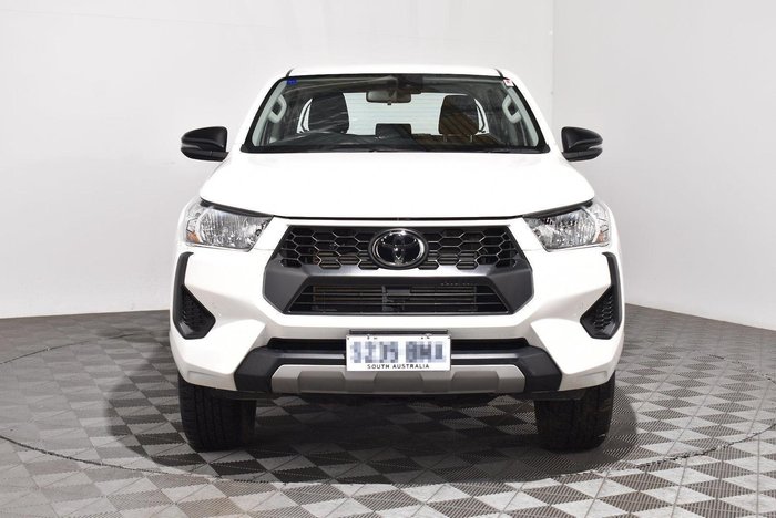 2025 Toyota Hilux SR 48V