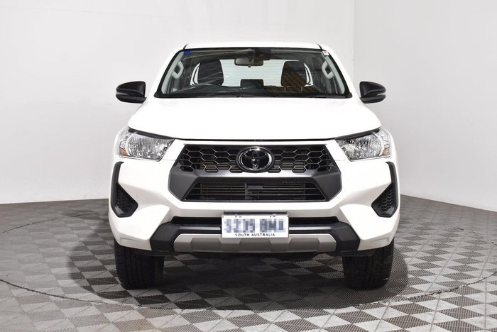 2025 Toyota Hilux SR 48V