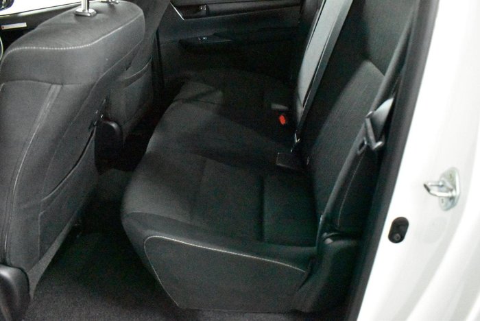 2025 Toyota Hilux SR 48V