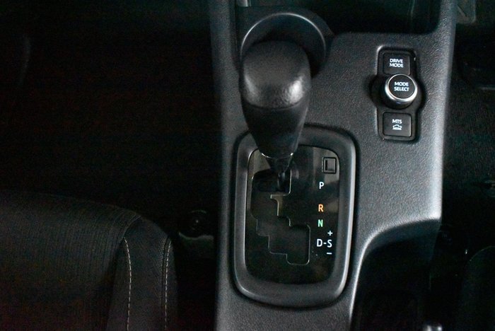2025 Toyota Hilux SR 48V