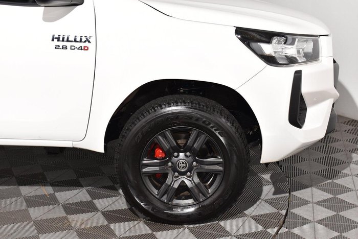2025 Toyota Hilux SR 48V