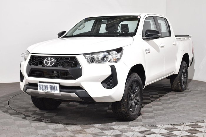 2025 Toyota Hilux SR 48V