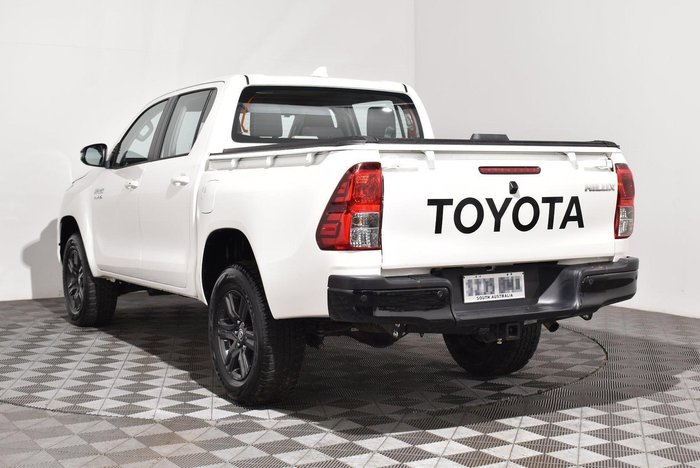 2025 Toyota Hilux SR 48V