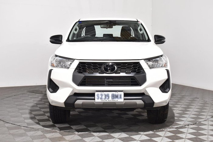 2025 Toyota Hilux SR 48V