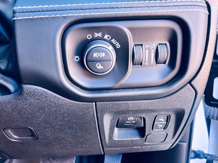 2022 RAM 1500 Limited RamBox DT MY22 4X4 Dual Range Bright White