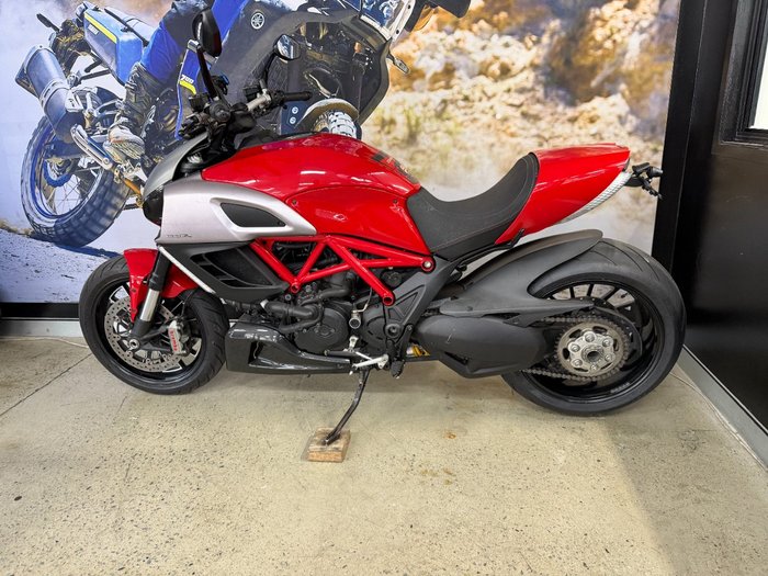 2011 DUCATI DIAVEL BLACK