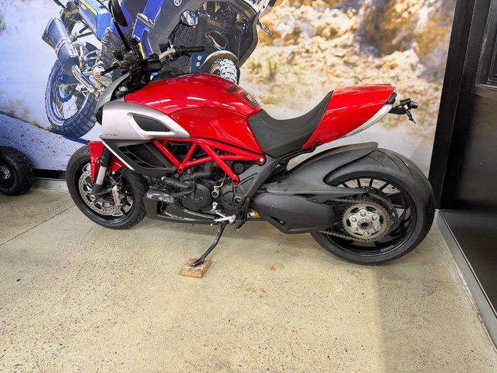 2011 DUCATI DIAVEL BLACK
