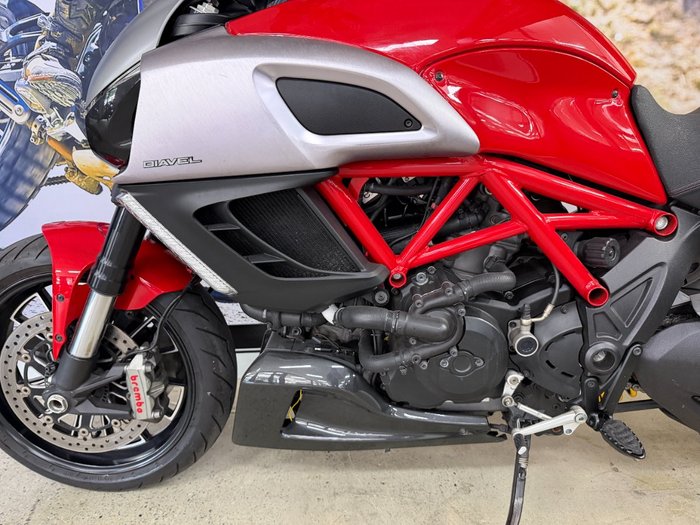 2011 DUCATI DIAVEL BLACK