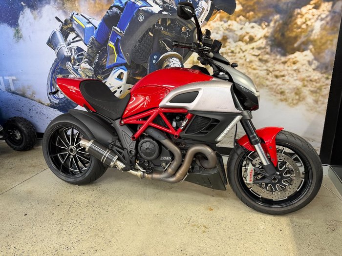 2011 DUCATI DIAVEL BLACK