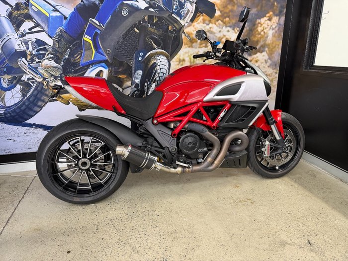 2011 DUCATI DIAVEL BLACK