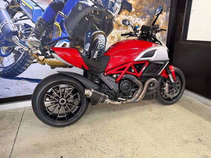 2011 DUCATI DIAVEL BLACK