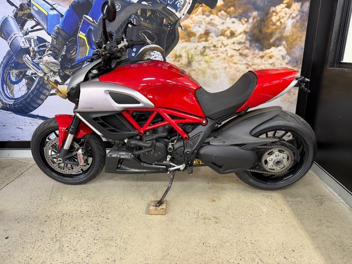 2011 DUCATI DIAVEL BLACK