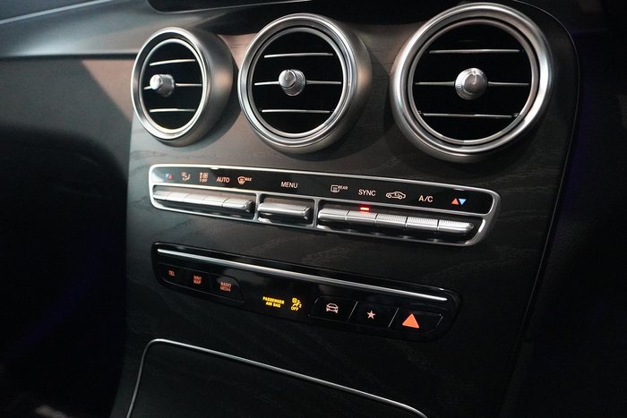 2023 Mercedes-Benz GLC-Class GLC300