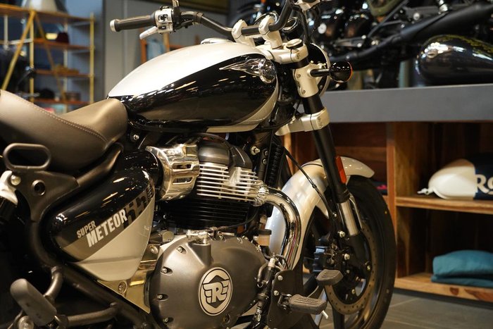 2025 Royal Enfield Super Meteor 650