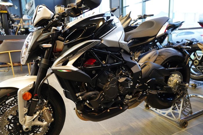 2025 MV Agusta Dragster 800 RR SCS