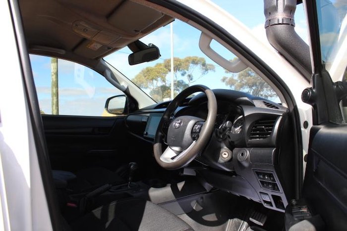 2021 Toyota Hilux SR