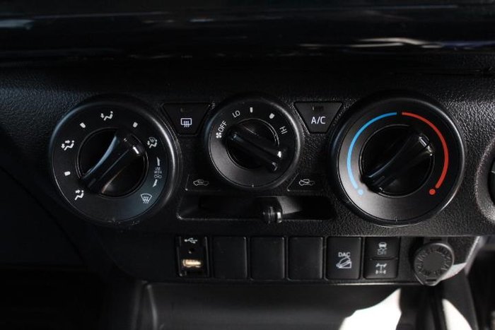 2021 Toyota Hilux SR