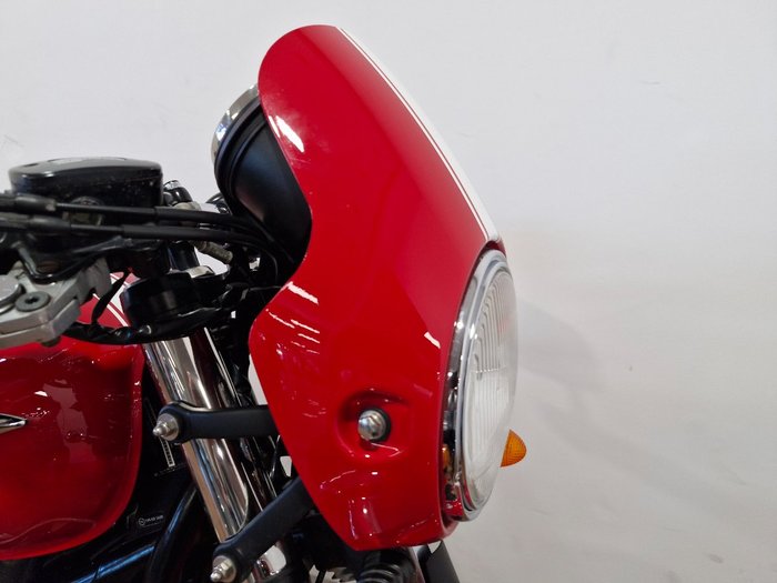 2009 Triumph THRUXTON 900 RED
