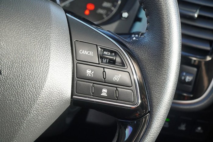 2020 Mitsubishi Outlander LS