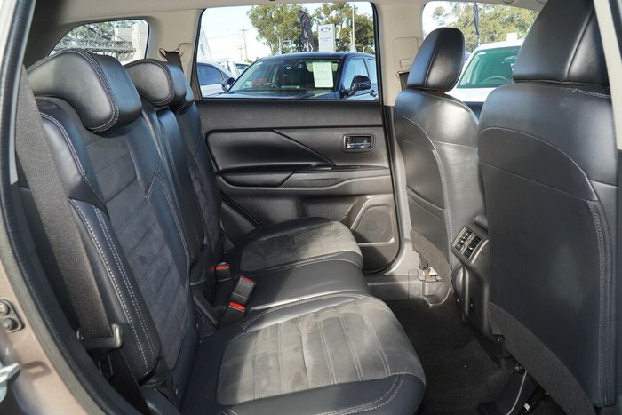 2020 Mitsubishi Outlander LS