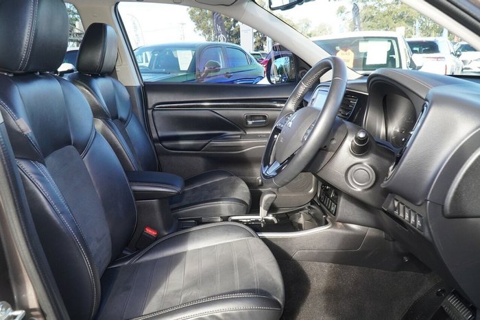 2020 Mitsubishi Outlander LS
