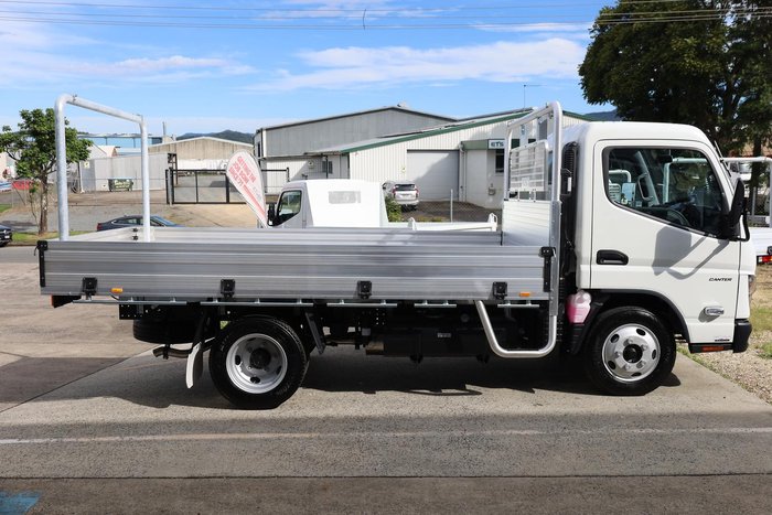 2025 Fuso Canter 515 White
