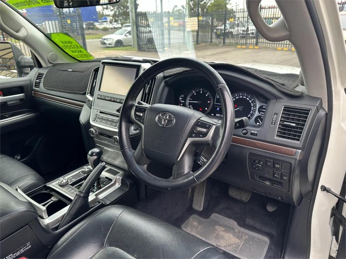 2017 Toyota Landcruiser VX
