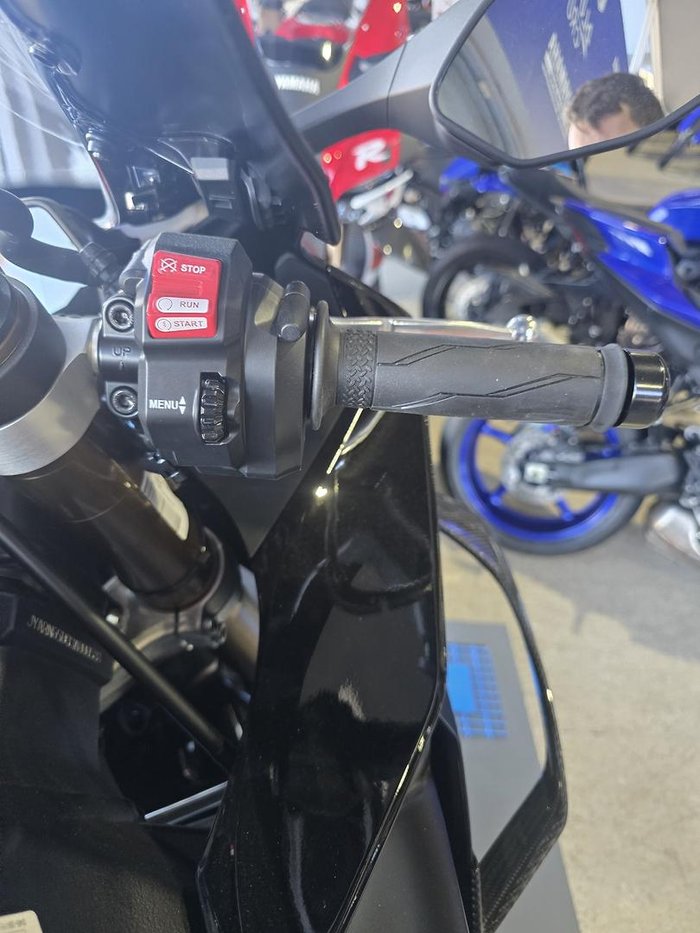 2025 Yamaha YZF-R1 R1 Black