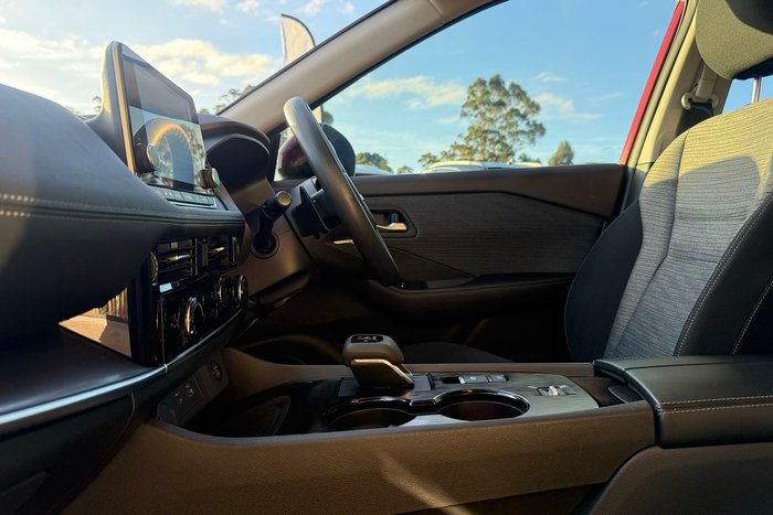 2024 Nissan X-TRAIL ST