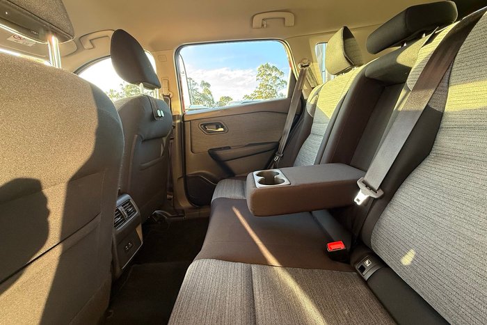 2024 Nissan X-TRAIL ST