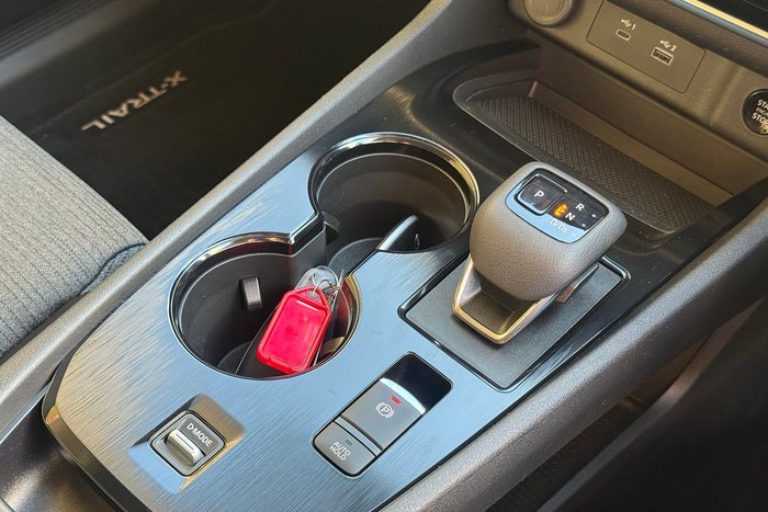 2024 Nissan X-TRAIL ST