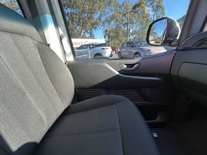 2024 HYUNDAI STARIA LOAD