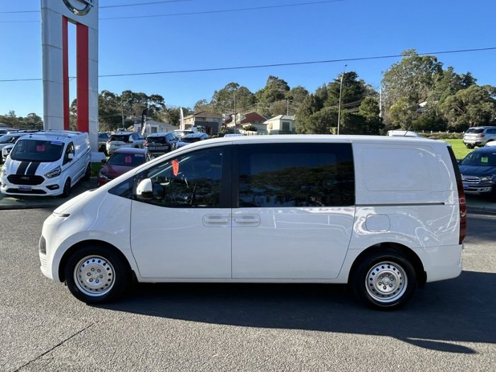 2024 HYUNDAI STARIA LOAD