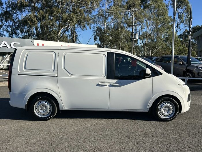 2024 HYUNDAI STARIA LOAD