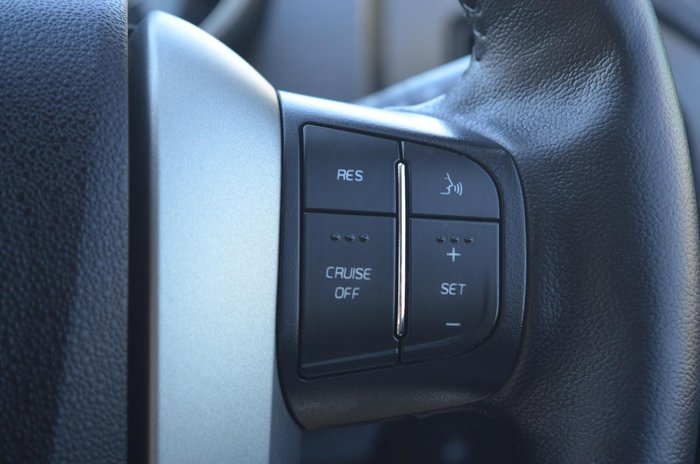 2019 Mahindra XUV500 W10