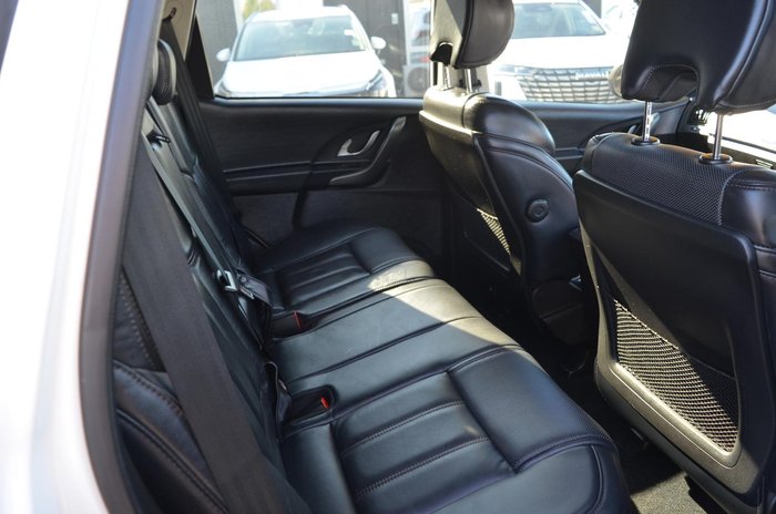 2019 Mahindra XUV500 W10