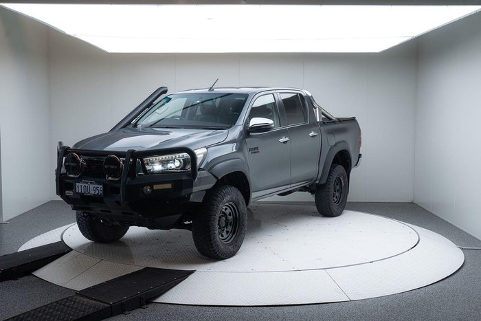 2019 Toyota Hilux SR5