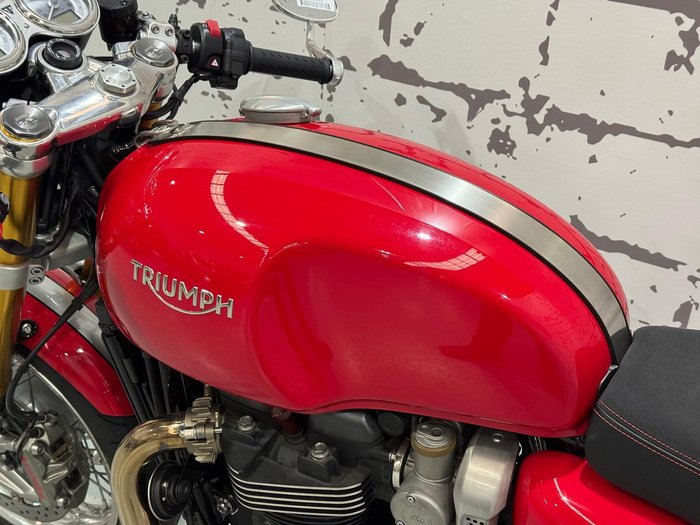 2017 Triumph Thruxton 1200 R Thruxton Red