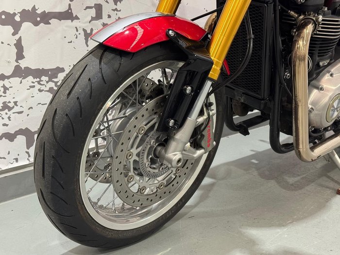 2017 Triumph Thruxton 1200 R Thruxton Red
