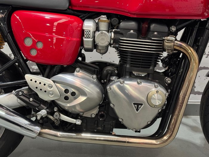 2017 Triumph Thruxton 1200 R Thruxton Red