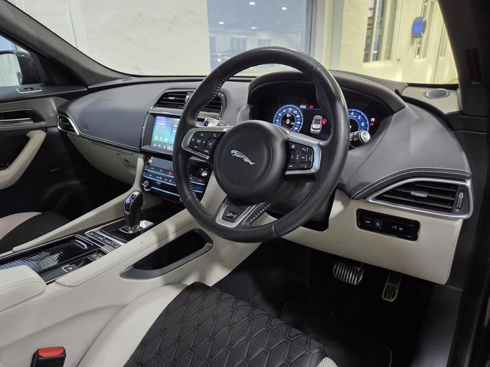 2019 Jaguar F-PACE SVR
