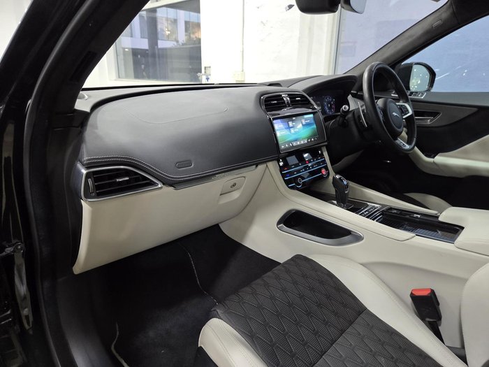 2019 Jaguar F-PACE SVR