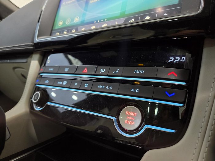 2019 Jaguar F-PACE SVR